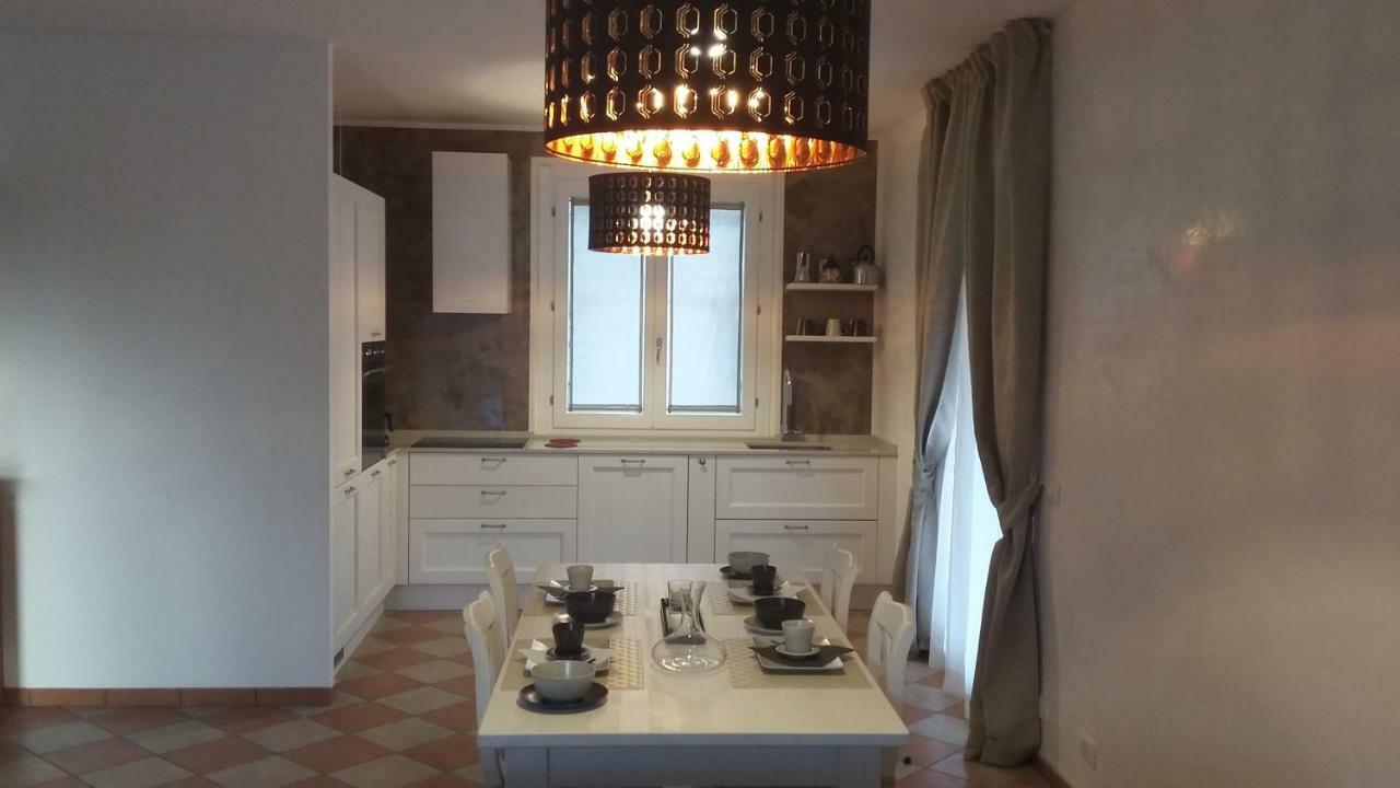 לינה וארוחת בוקר קסטלנואובו דל גארדה Residenza Leon מראה חיצוני תמונה