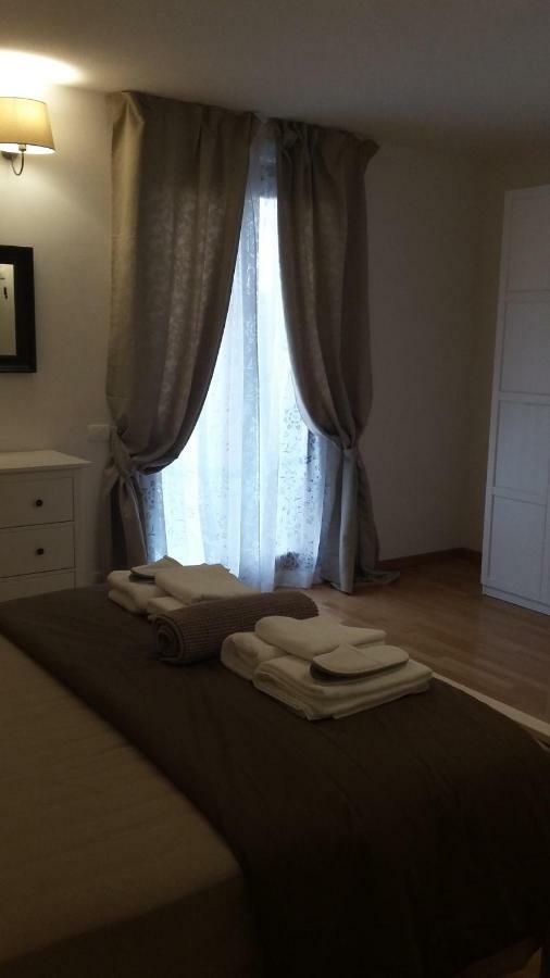 לינה וארוחת בוקר קסטלנואובו דל גארדה Residenza Leon מראה חיצוני תמונה