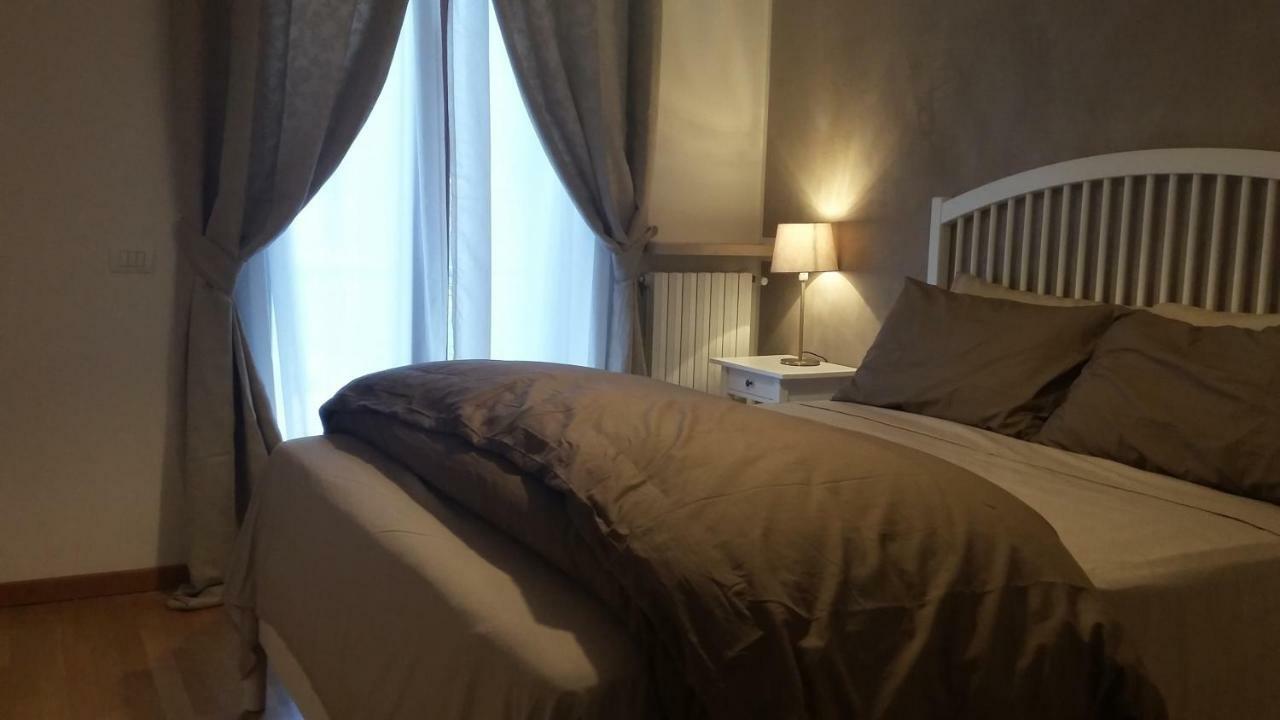 לינה וארוחת בוקר קסטלנואובו דל גארדה Residenza Leon מראה חיצוני תמונה