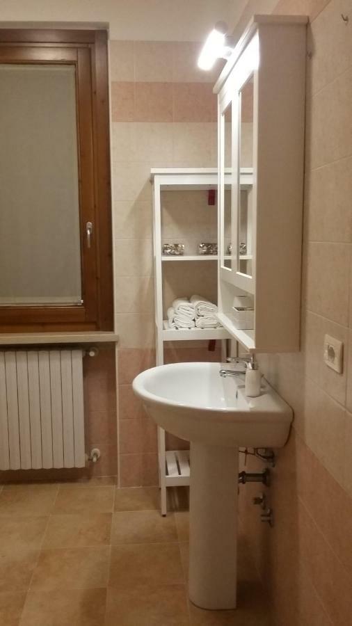 לינה וארוחת בוקר קסטלנואובו דל גארדה Residenza Leon מראה חיצוני תמונה