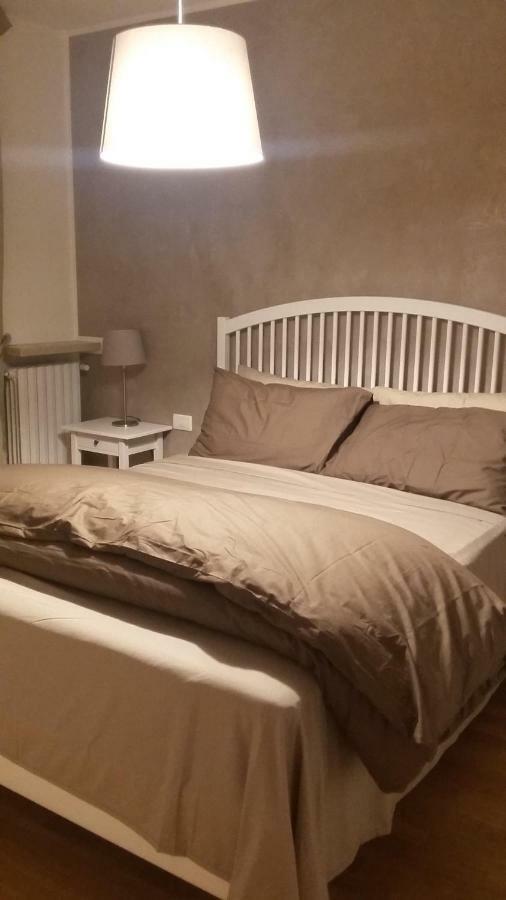 לינה וארוחת בוקר קסטלנואובו דל גארדה Residenza Leon מראה חיצוני תמונה
