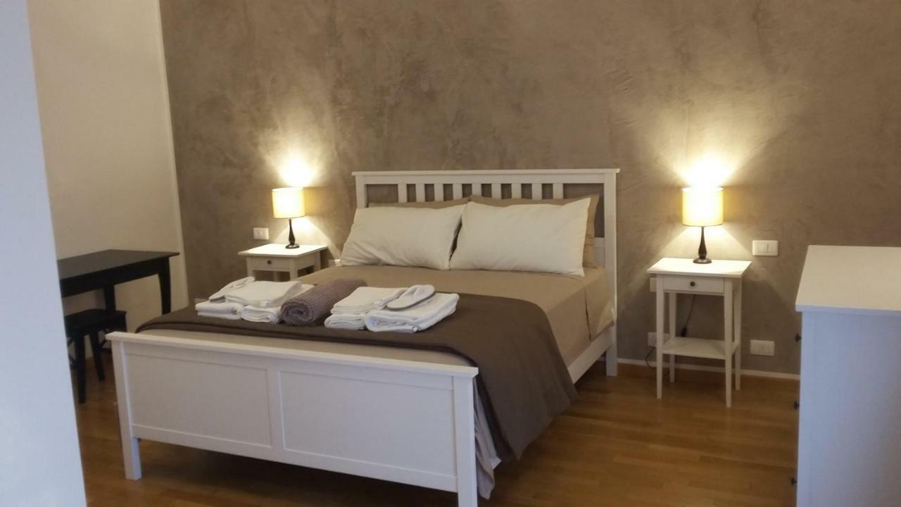 לינה וארוחת בוקר קסטלנואובו דל גארדה Residenza Leon מראה חיצוני תמונה